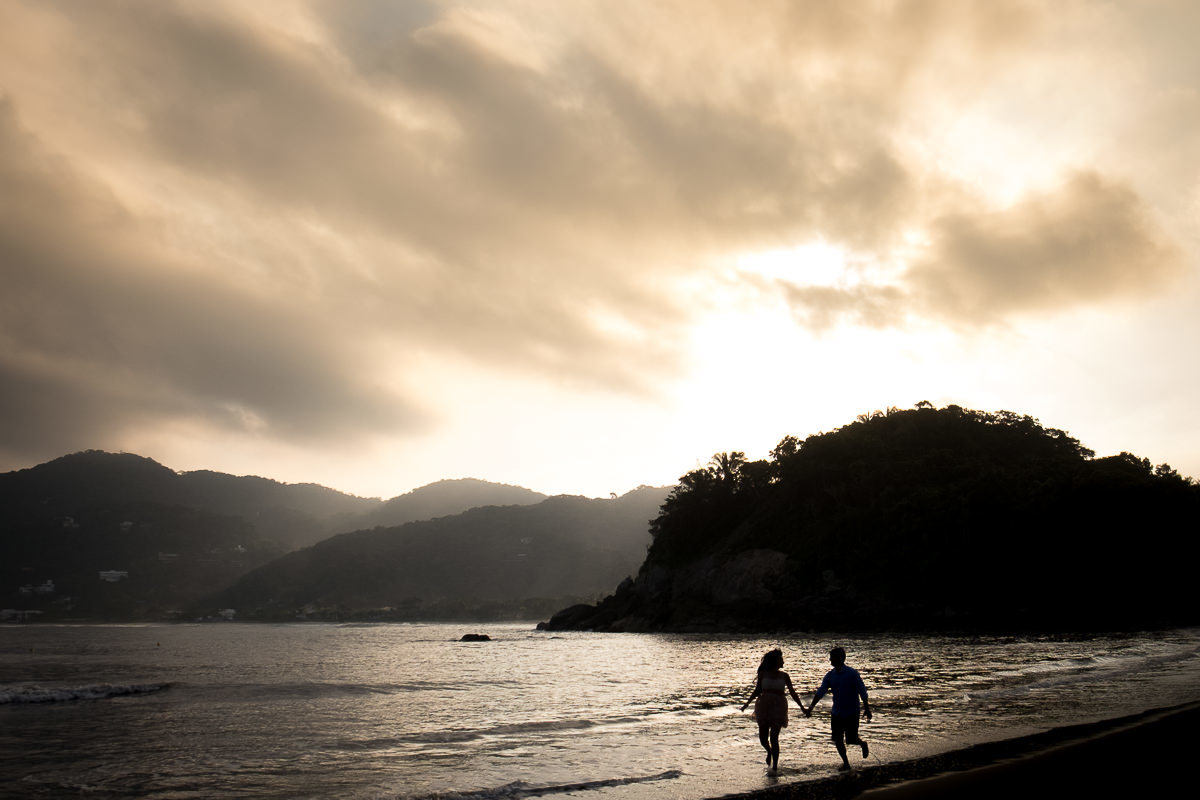 silhueta no ensaio pre casamento guarujá sp por alice casaes