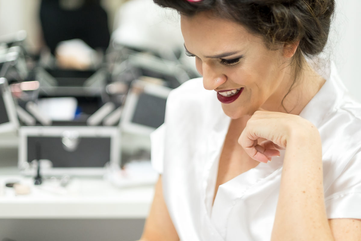 emoção da noiva em espaço atmosphera com alice casaes fotografia