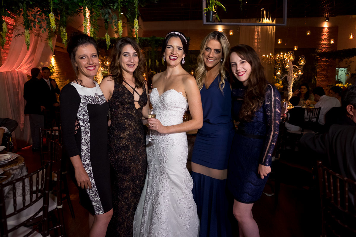 convidados em espaço atmosphera