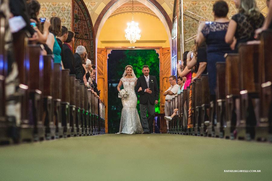 foto de baixo de um casamento