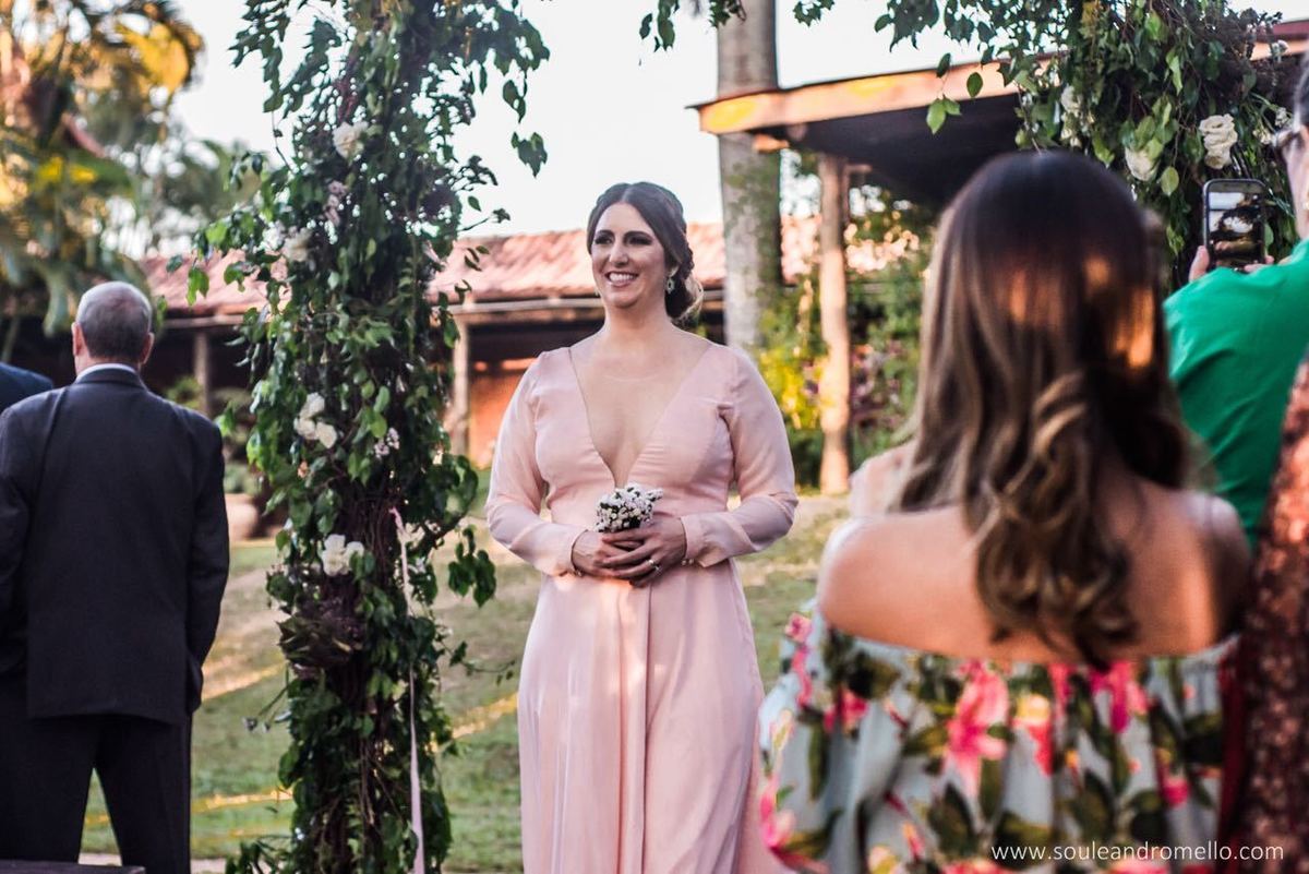 Damas “madrinhas” emtons de rosê