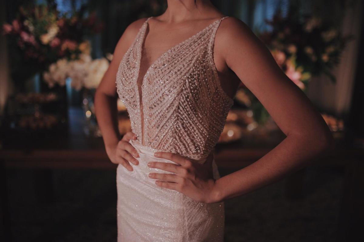 mulher de vestido