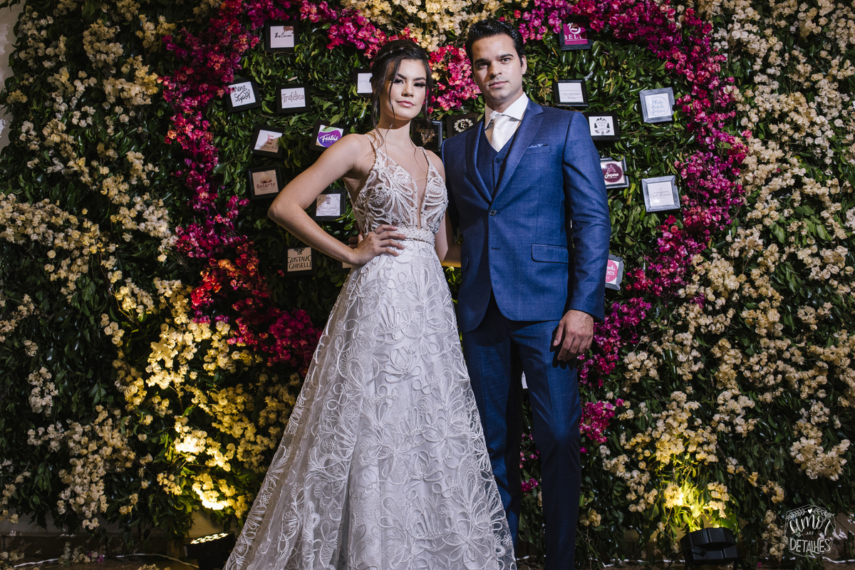 Vestidos de noiva sob medida e a pronta entrega para locação.
Todos confeccionados em nosso atelier com muito amor e dedicação.