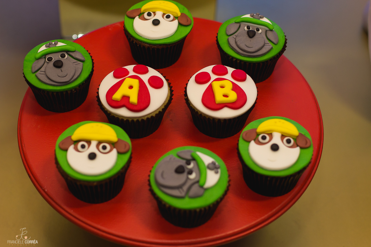 cupcakes decorados com o tema patrulha canina