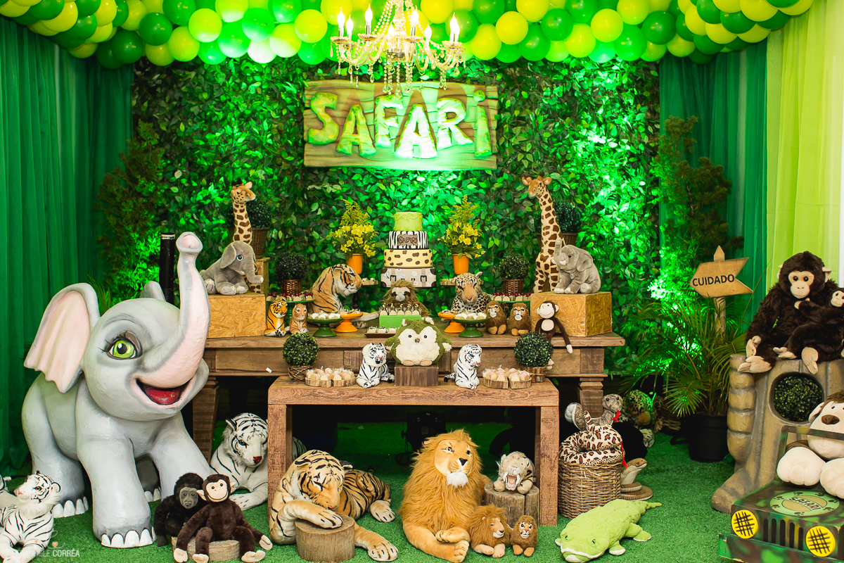Festa de aniversário com o tema safari