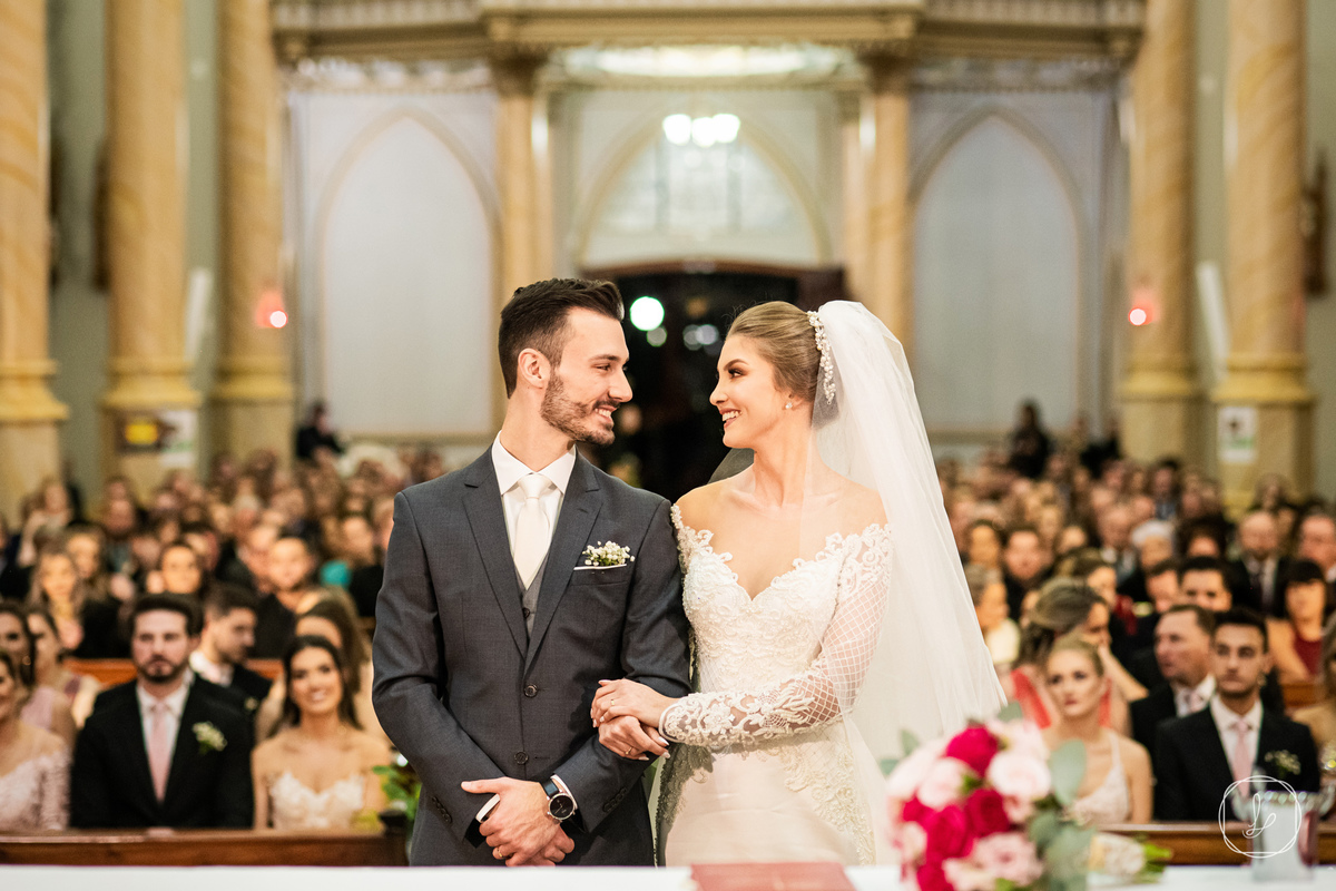 casamentoemvacaria,vanessawonsovicz,casamentoemvinicola,vacaria,solainepiccoli,vinicolacampestre,ltmfilmes,pordosol,melhoresfotosdecasamento,casamentoclassico,