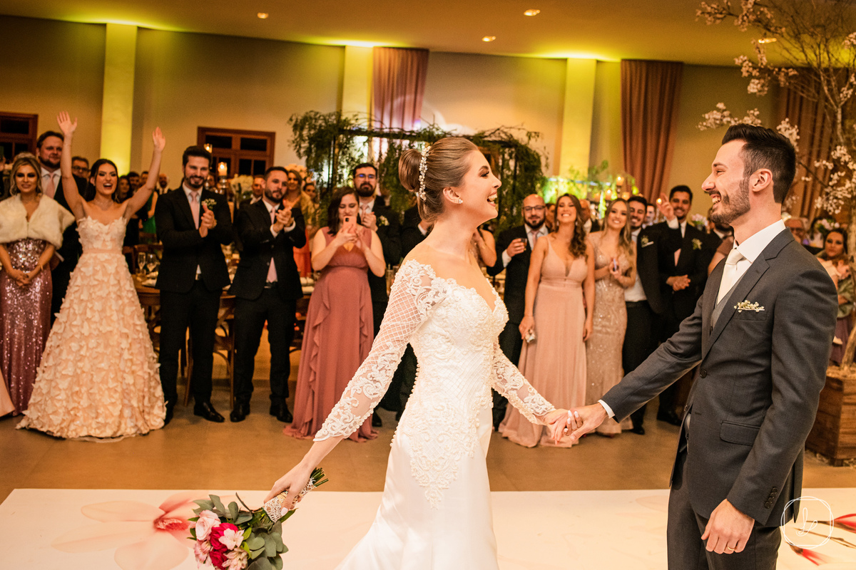 casamentoemvacaria,vanessawonsovicz,casamentoemvinicola,vacaria,solainepiccoli,vinicolacampestre,ltmfilmes,pordosol,melhoresfotosdecasamento,casamentoclassico,