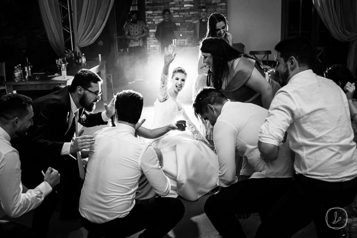 casamentoemvacaria,vanessawonsovicz,casamentoemvinicola,vacaria,solainepiccoli,vinicolacampestre,ltmfilmes,pordosol,melhoresfotosdecasamento,casamentoclassico,