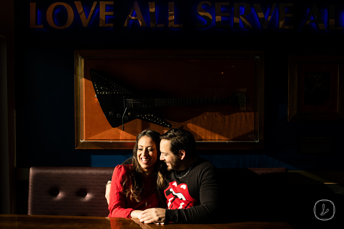 ensaioprecaamento,prewedding,solojeffhoffmann,hardrockcafe,ensaioemgramado,hardrockcafegramado,ensaiodecasalrocknroll,ensaionaserragaucha,gramadoecanela
