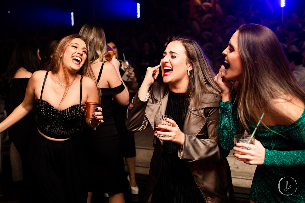 formatura,carlosbacchi,formaturadearquitetura,melhoresfotosdeformatura,fotografodeformatura,formaturaemcaxias,vestidodeformatura,cafedelamusique,drinks,celebar,martamichelon,lucaslermen,fotosespontaneas,fotosdivertidas,bandadepagode