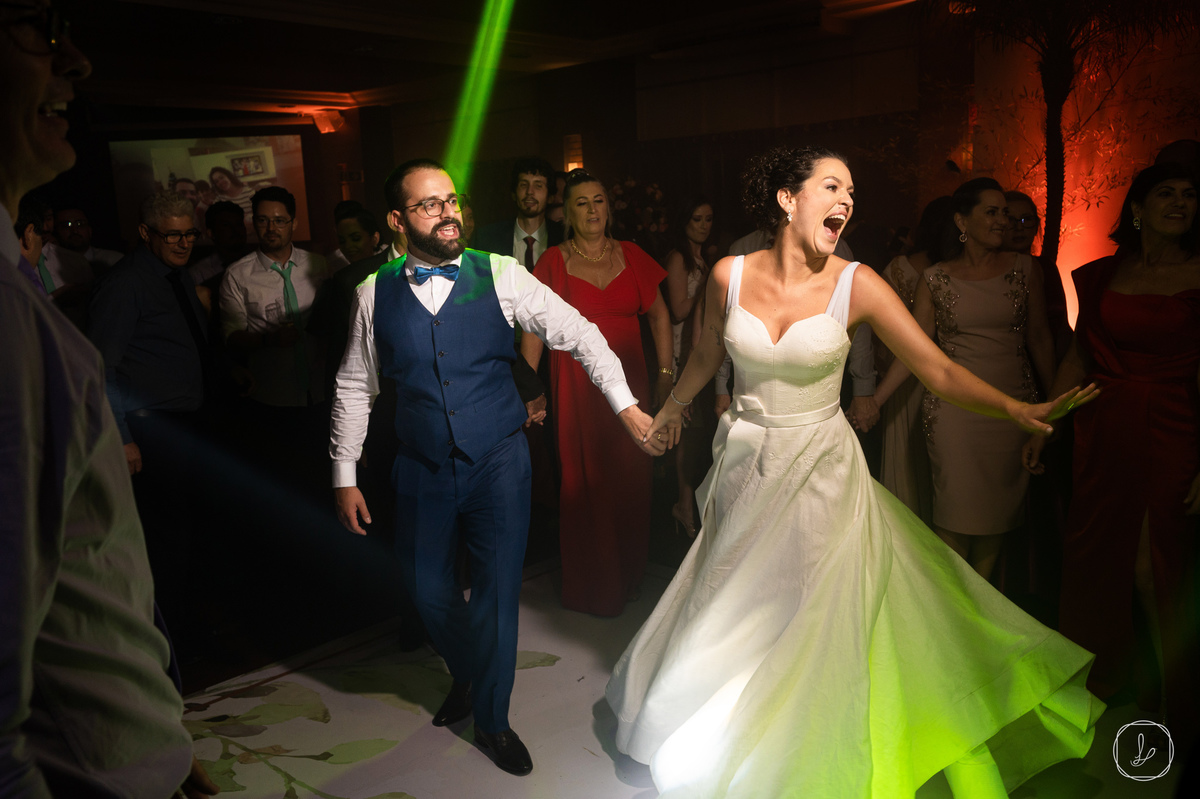 nosestudiodabeleza,lisfaria,katianalorandi,ciccaxias,casamentoemcaxias,melhorfotografodaserra,fotografonaserragaucha,casamentonaserragaucha,casamentoclassico,casamentoemigreja,noivascabeloencaracolado,fotosespontaneasdecasamento