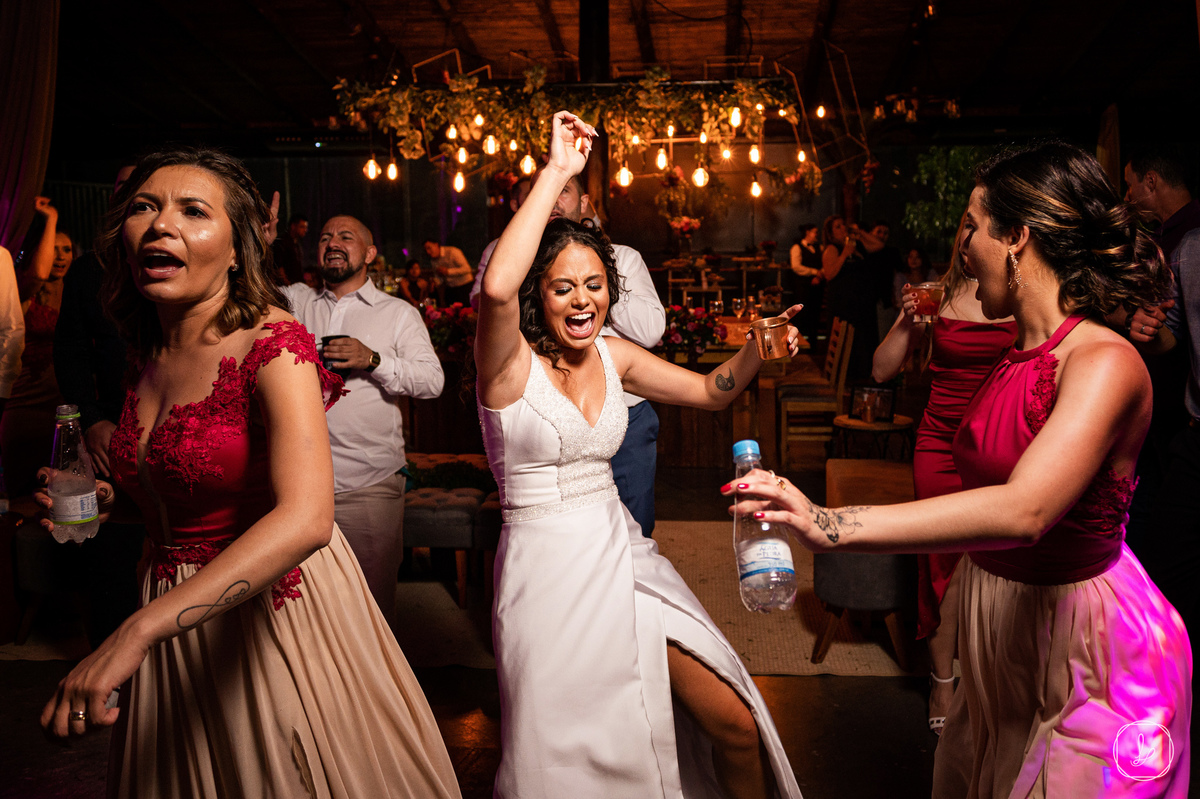 cozzirenoivas,casamentodedia,casamentonaserragaucha,casamentodedia,cerimoniaexterna,arlivre,celebrarcasadeventos,santaelaseventos,rosetafilmes,melhoresfotografosemcaxiasdosul,fotografoemcaxiasdosul,serragaucha,fotosdecasamento