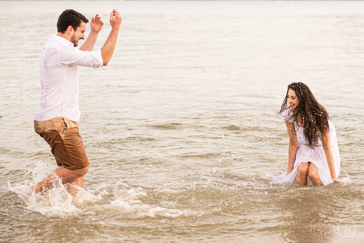 ensaioprewedding,ensaiodecasal,ensaioaoamanhecer,praiadadaniela,florianopolis,fotografoemsc,fotosnapraia