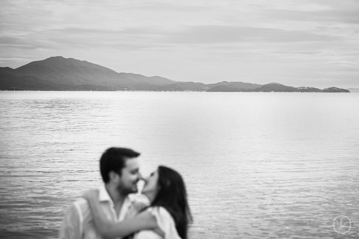 ensaioprewedding,ensaiodecasal,ensaioaoamanhecer,praiadadaniela,florianopolis,fotografoemsc,fotosnapraia