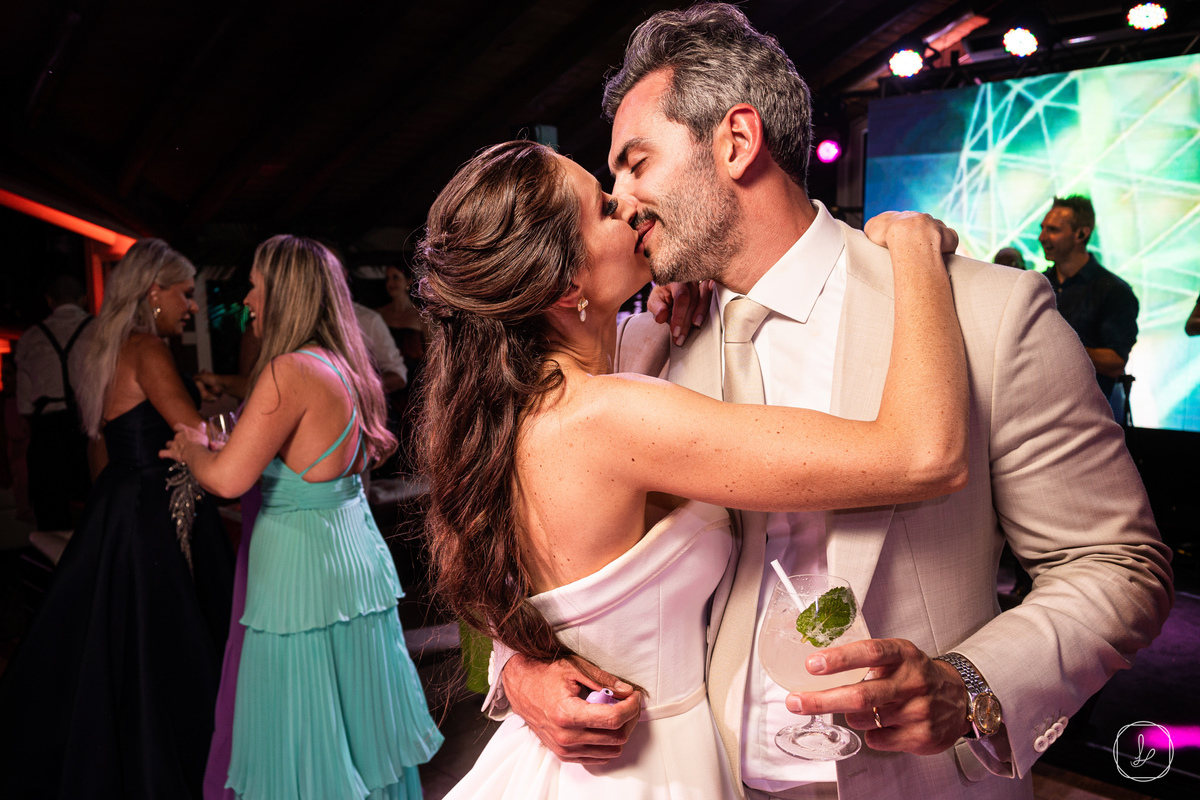 casamentopraiadorosa,carlosbacchi,melhoresvestidosdenoiva,edsoncardoso,cardosofilmes,fazendaverde,ascasamenteirasdorosa,vanessacarra,nosestudiodabeleza,jeffersonhoffmann,thiagomathias,vininetto,titaerafa,armfur,jamesfranca,francieleavila,casamentonapraia,