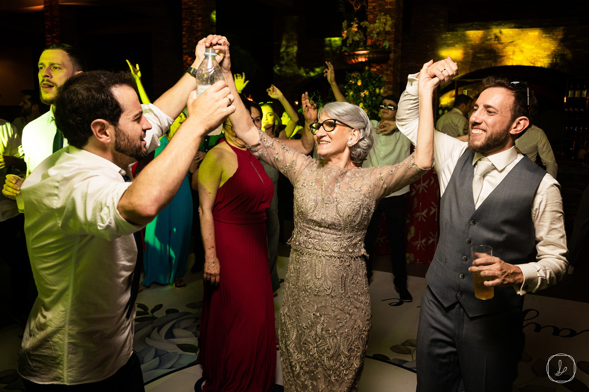 rosaclara,casamarelanoivas,armefur,veraquadros,casamentosexternos,casamentodedia,casamentonavinicola,vinicolacampestre,vacaria,fotografoemvacaria,araujofilmes,melhorescasamentos,casamentoinspiracao,vestidodenoiva,casamentonaserragaucha