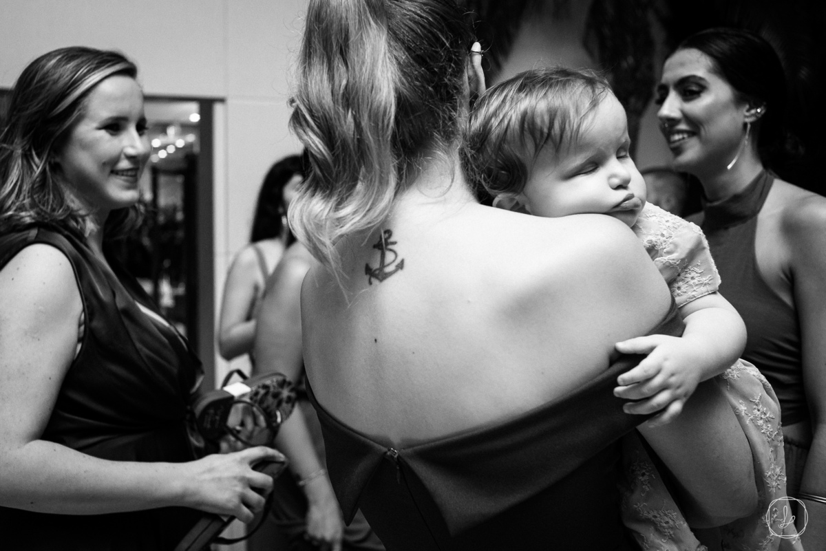 anadottoatelier,vestidodenoivacomcapa,armefur,vanessacarra,altosdovale,casamentoexterno,casamentocomchuva,casamentonaserragaucha,casamentoemcaxiasdosul,melhoresfotosdecasamento,ltmfilmes,altosdovale,lugarespracasar