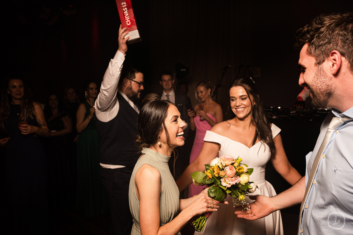 casamentoempoa,fotografoempoa,fotografodecasamentors,casavetro,luizamarra,marquinhossantos,melhorescasamentosrs,maubagarollo,luisschumacher,celebrantebilingue,celebracaodecasamento,casamentonacasavetro,mullerfestas