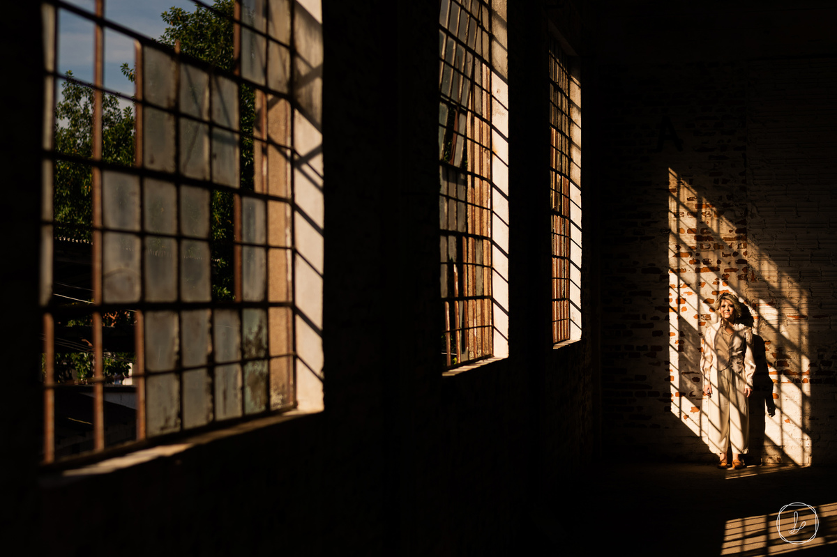 ensaioempoa,ensaioportoalegre,voluntarios3705,ensaioconceitual,retratos,ensaiofeminino,luzesombra,momentweddingfilms,alineevelin,lucaslermen