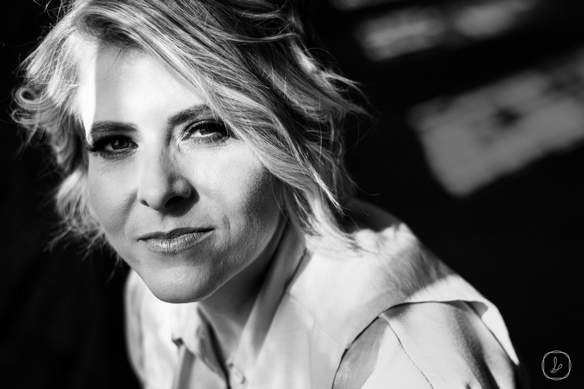 ensaioempoa,ensaioportoalegre,voluntarios3705,ensaioconceitual,retratos,ensaiofeminino,luzesombra,momentweddingfilms,alineevelin,lucaslermen