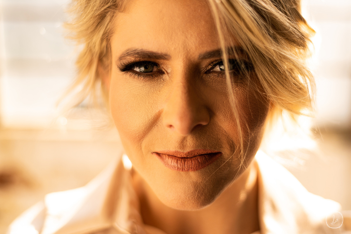 ensaioempoa,ensaioportoalegre,voluntarios3705,ensaioconceitual,retratos,ensaiofeminino,luzesombra,momentweddingfilms,alineevelin,lucaslermen