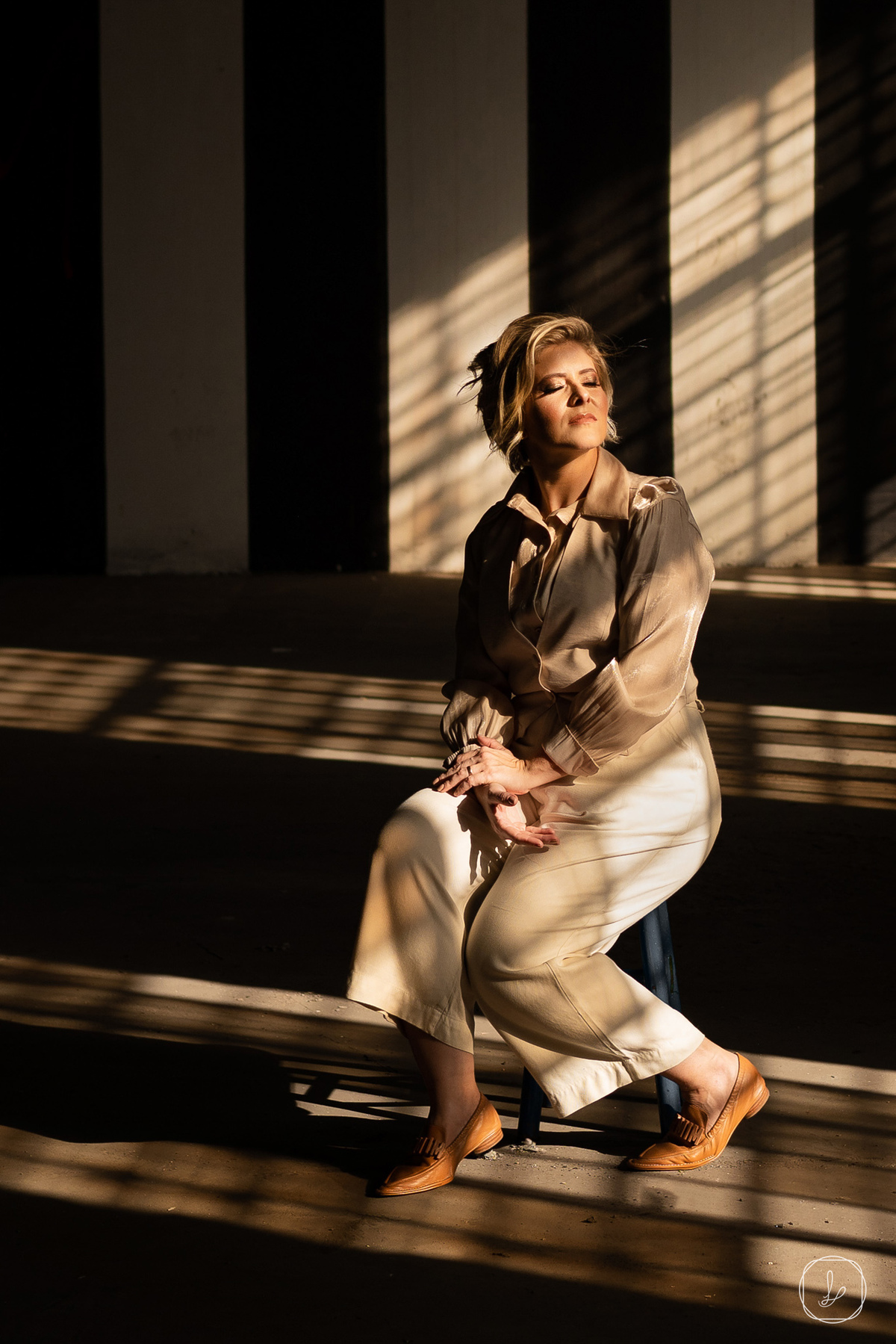 ensaioempoa,ensaioportoalegre,voluntarios3705,ensaioconceitual,retratos,ensaiofeminino,luzesombra,momentweddingfilms,alineevelin,lucaslermen