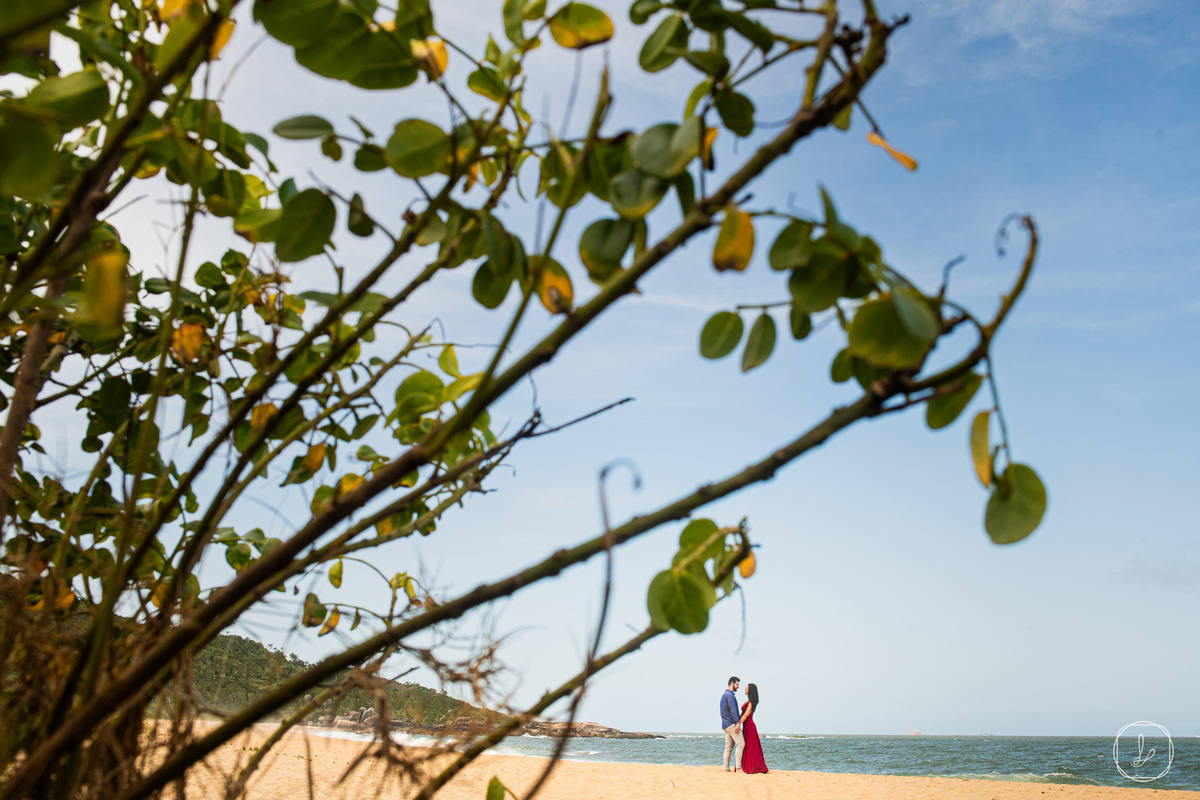 ensaioprecasamento,prewedding,ensaionapraia,fotosdecasal,balneariocamboriu,fotografodecasamentors,fotografodecasamentoemsc,praiadoestaleiro,vacaria,melhoresfotosdecasais