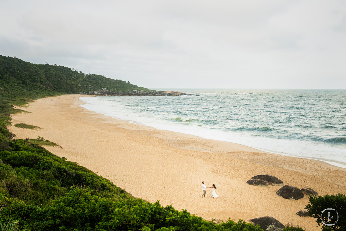 ensaioprecasamento,prewedding,ensaionapraia,fotosdecasal,balneariocamboriu,fotografodecasamentors,fotografodecasamentoemsc,praiadoestaleiro,vacaria,melhoresfotosdecasais