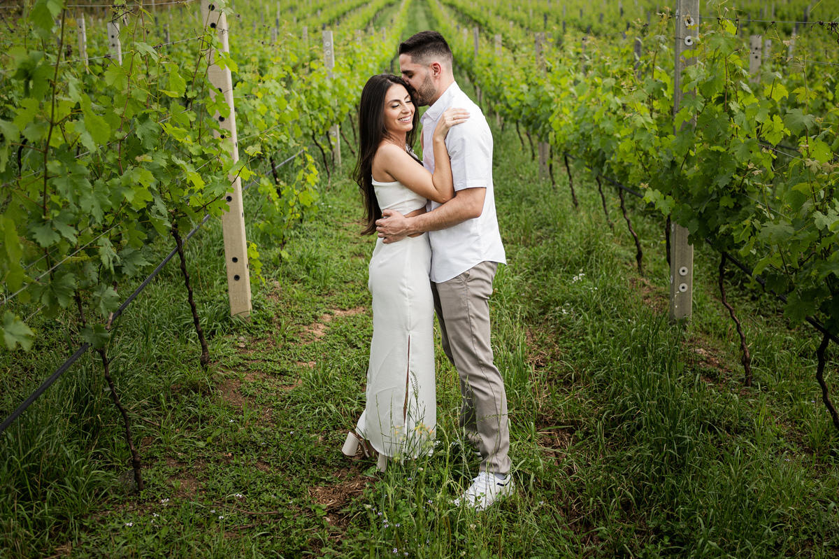 ensaionavinicola,vinicolacasacorba,serragaucha,fotosdecasal,couple,prewedding,precasamento,melhoresfotosdecasais