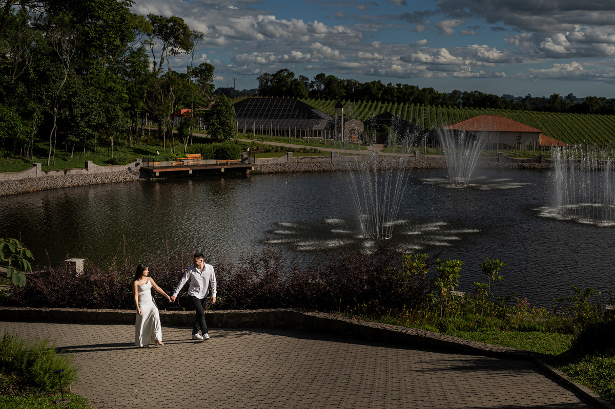 ensaionavinicola,vinicolacasacorba,serragaucha,fotosdecasal,couple,prewedding,precasamento,melhoresfotosdecasais