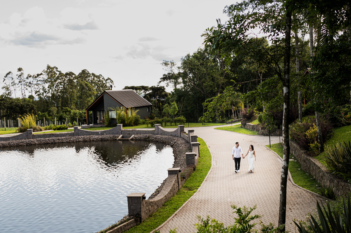 ensaionavinicola,vinicolacasacorba,serragaucha,fotosdecasal,couple,prewedding,precasamento,melhoresfotosdecasais