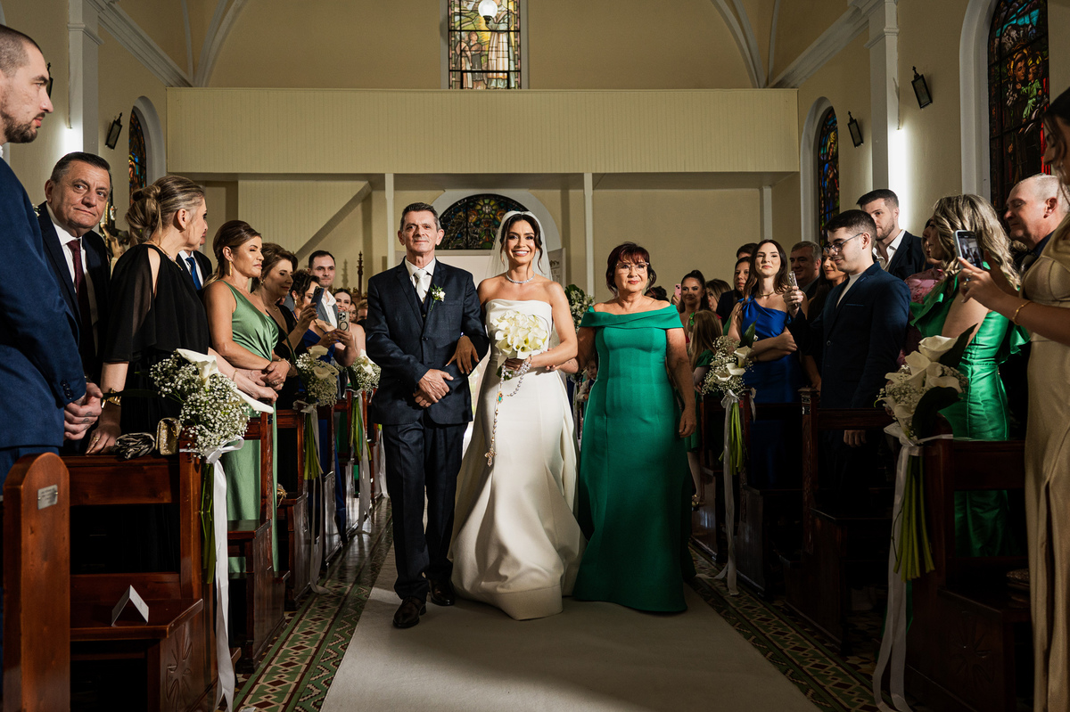 casamentonaserragaucha,altosdovale,carlanegri,anapaulasensolo,definidas,danirizzi,fotografoemcaxiasdosul,fotografonaserragaucha,fotografodecasamento,momentweddingfilms,vanessacarra,vestidodenoiva,maquiagemparanoiva,tendenciasparacasamento,swarovski