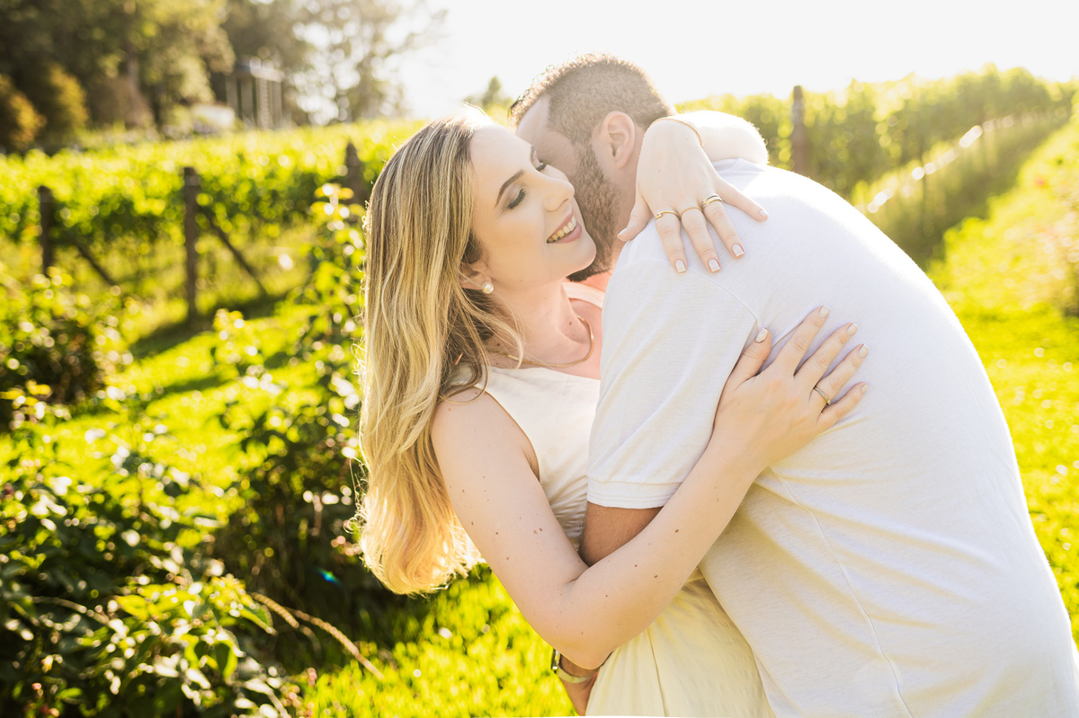 ensaioprecasamento,vinicolamadreterra,floresdacunha,serragaucha,fotografonaserragaucha,fotografoemcaxiasdosul,melhoresfotosdecasamento,fotografodecasamento,fotosexternas,prewedding,fotosemvinicola