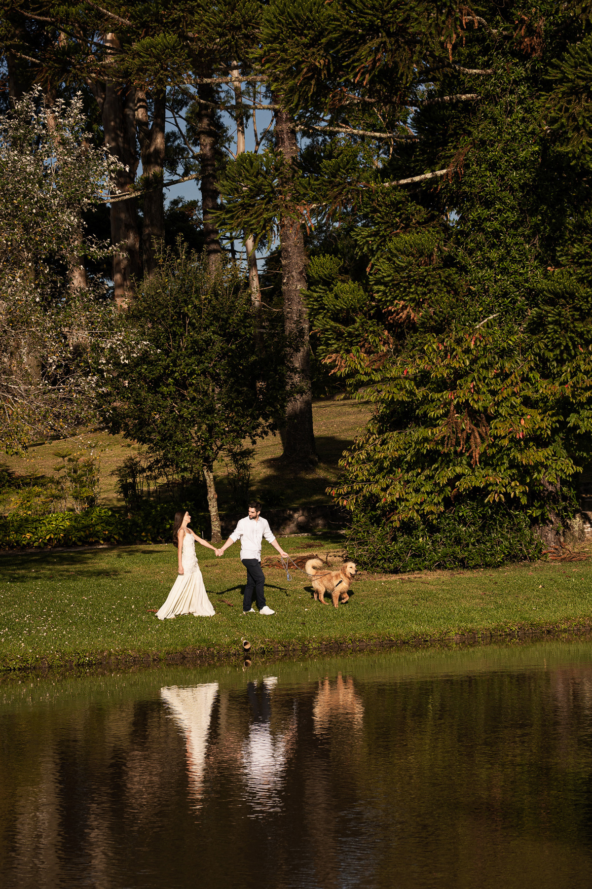 ensaioprecasamento,preweddingcomcachorro,fotoscomgolden,ensaionaserragaucha,fotosdecasalnavinicola,melhoresvinicolasserragaucha,lugarespracasarserragaucha,melhoresensaiosdecasamento,fotosdecasal