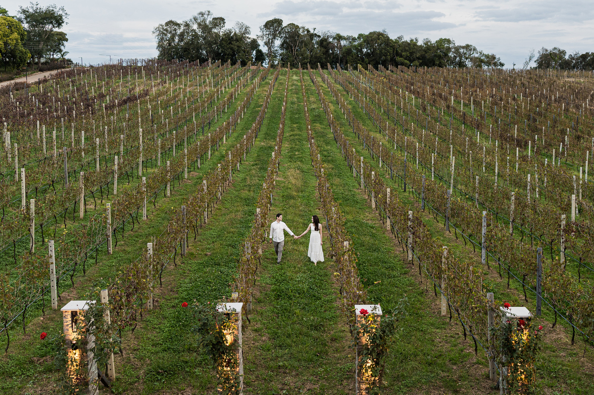 ensaioprewedding,precasamento,casamentonaserragaucha,ensaionaserragaucha,vinicolacasacorba,fotografonaserragaucha,novaromadosul,fotografocaxiasdosul,vinhedos,lactatomovie,melhoresfotografosdecasamento