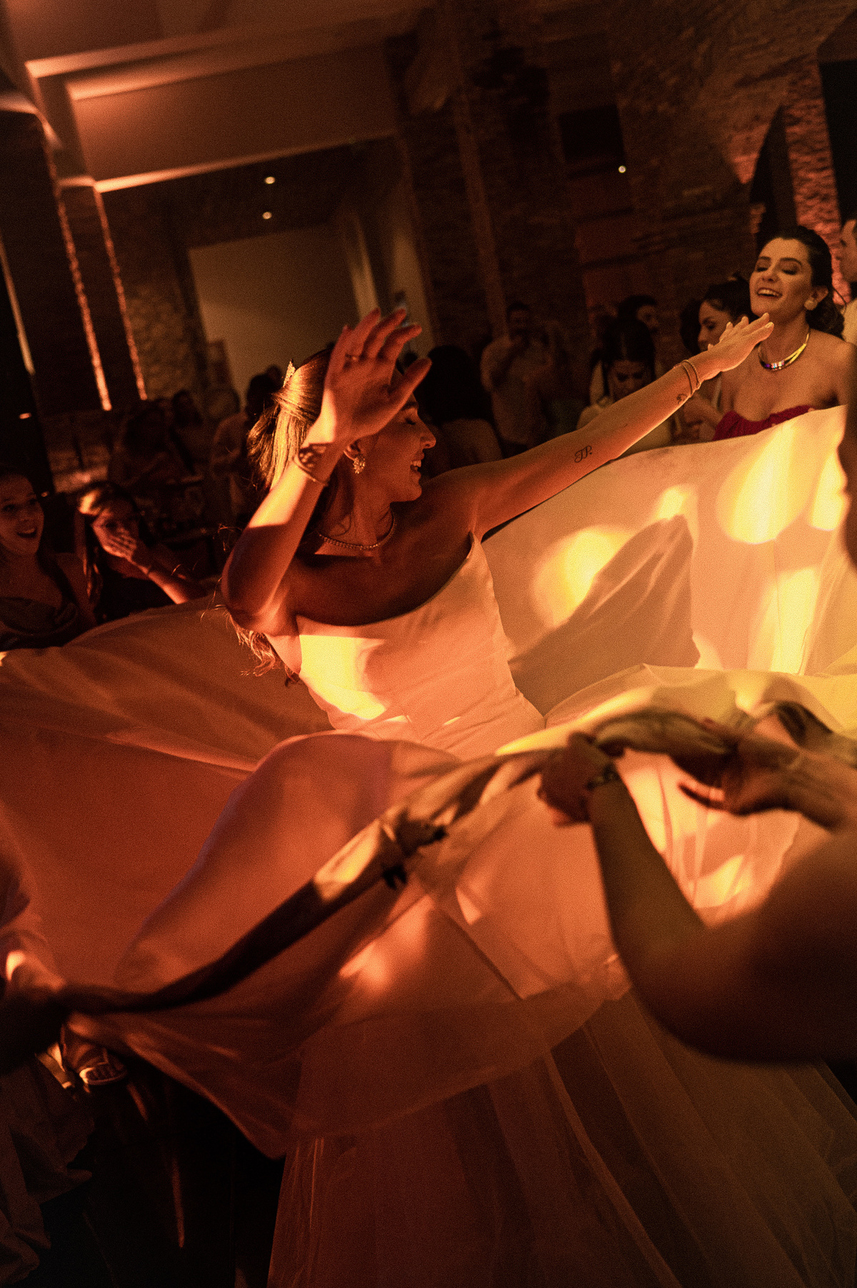 casamentoemvacaria,serragaucha,vinicolacampestre,lugarespracasar,destinationweddingserragaucha,casamentoemvinicola,vinicolasbrasil,vinicolasRS,casamentoderevista,melhorescasamentoRS,fotografodecasamentoserragaucha,fotografonoRS,fotosdecasamento,vestido