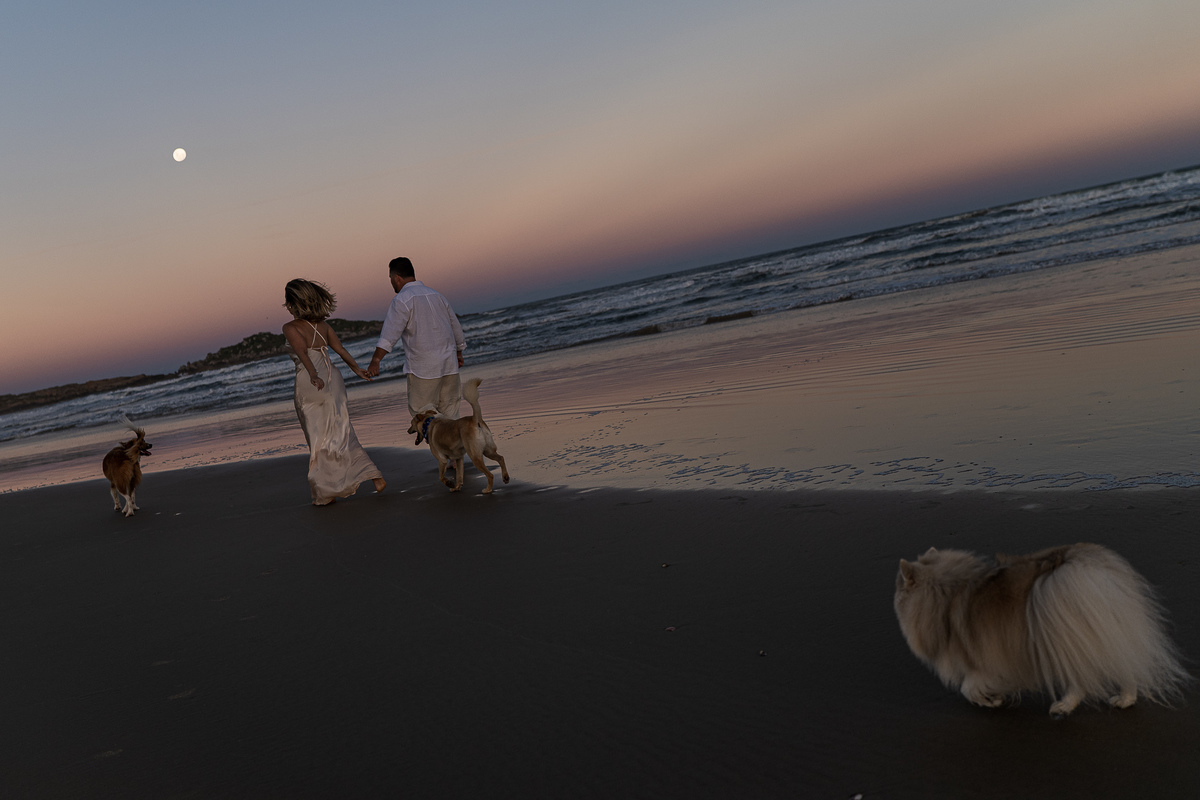 ensaiooprewedding,ensaionapraia,fotografodecasamento,fotografoemsc,faroldesantamarta,precasamento,melhoresfotosdecasal