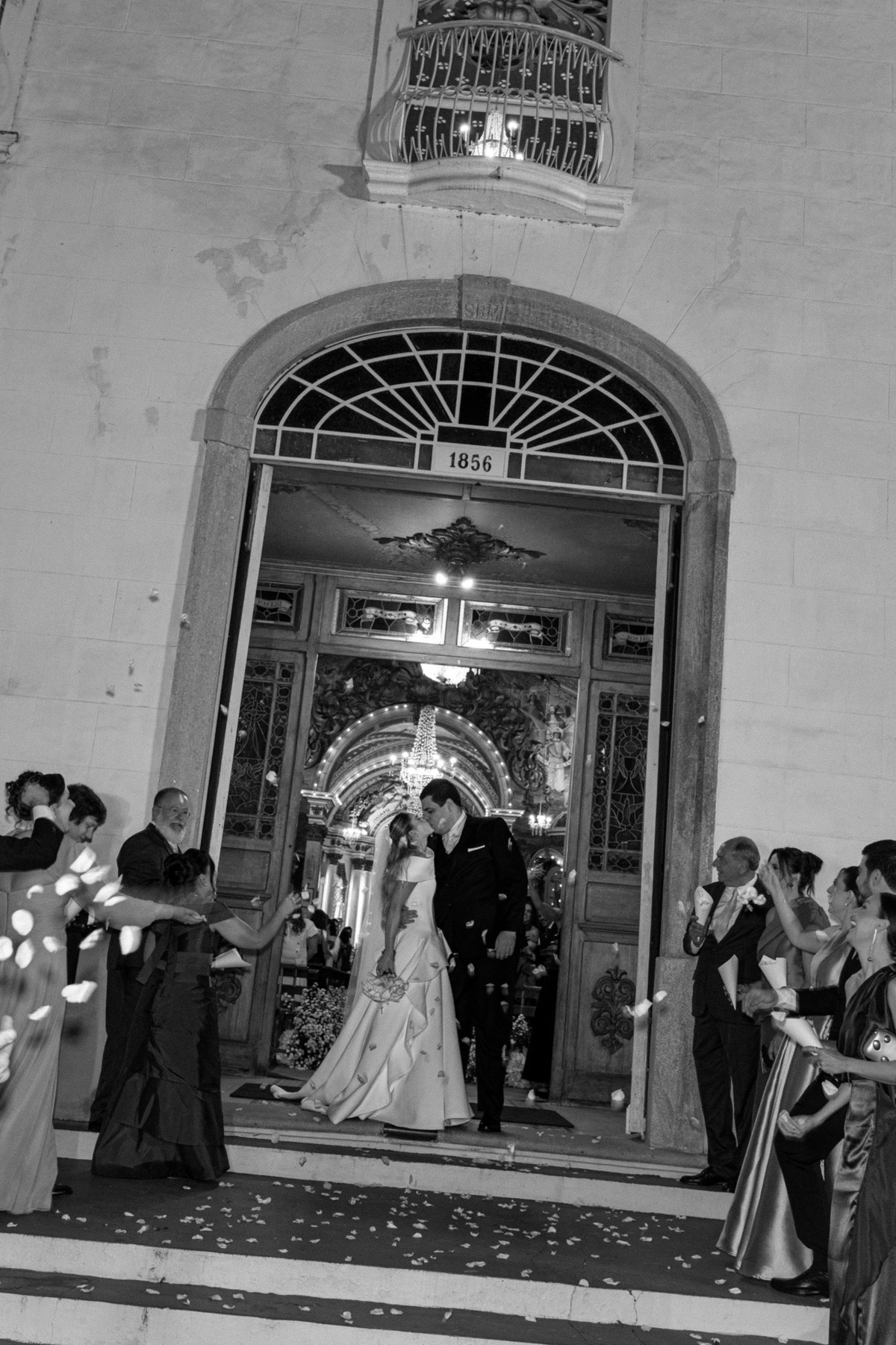 ateliercolturato,gustavosouza,casamentoemlimeira,casamentonaigreja,casamentoclassico,casamentoemsp,fotografodecasamentoemsp,vivianbattiston,7chaveshigorbarba,maisonsolano,igrejanossasenhoradaboamorteeassuncao,casamentoinspiracao