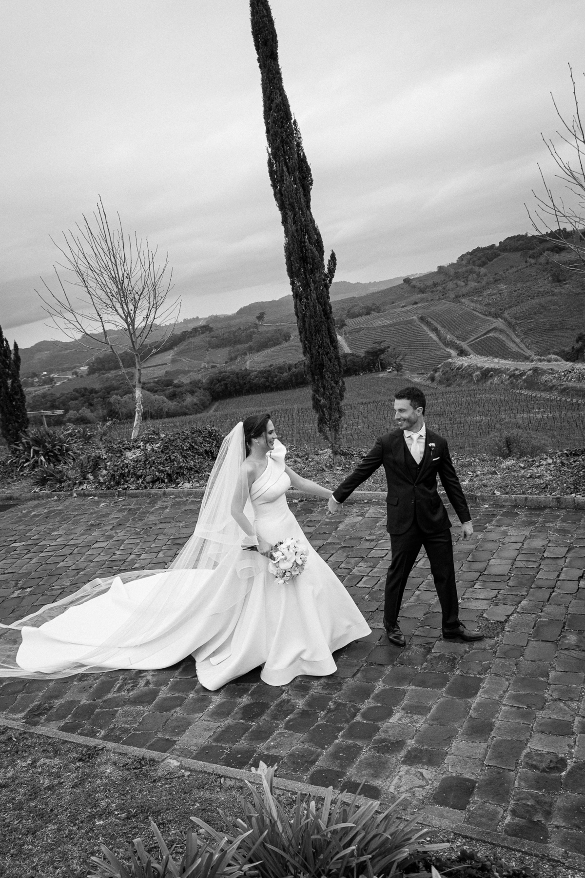 casamentonaserragaucha,valedosvinhedos,marcoluigi,hotelespadovinho,lucaslermen,djdanna,carlanegri,casamentosnaserra,vestidodenoiva,casamentoclassico,casamentoelegante,newframefilms,droneweddings