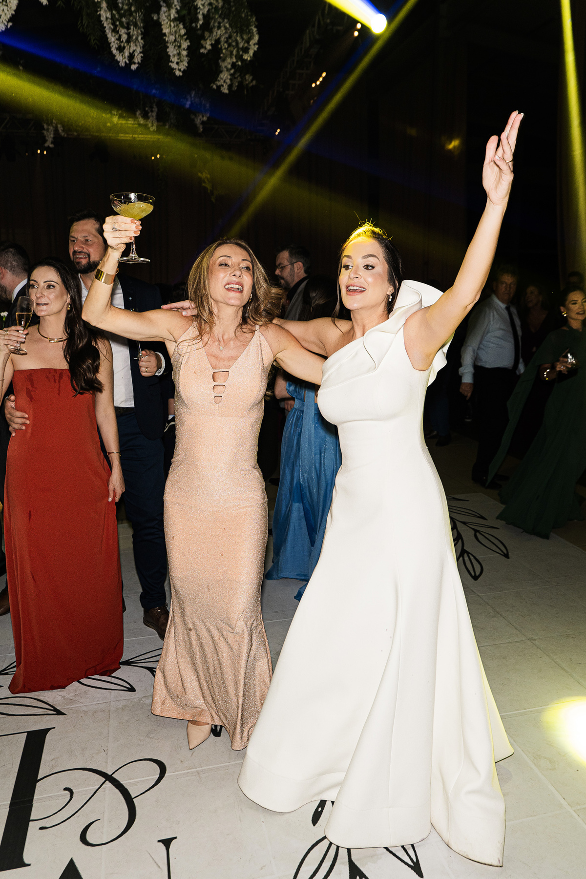 casamentonaserragaucha,valedosvinhedos,marcoluigi,hotelespadovinho,lucaslermen,djdanna,carlanegri,casamentosnaserra,vestidodenoiva,casamentoclassico,casamentoelegante,newframefilms,droneweddings