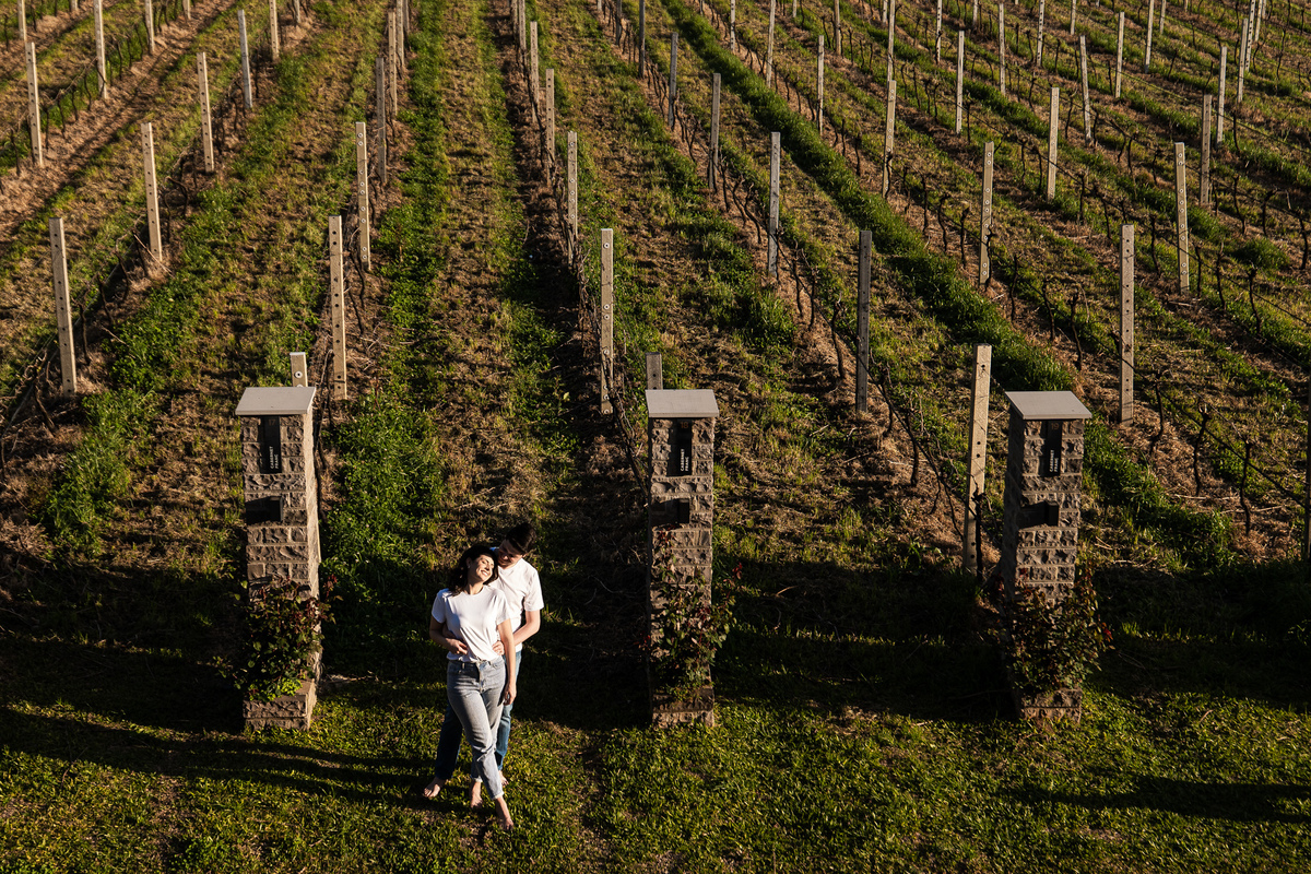 ensaionaserragaucha,vinicolacasacorba,casamentonaserragaucha,melhoresfotosnaserragaucha,fotosdecasalnaserragaucha,ensaioemvinicola,ensaiocomcachorro,fotoscomcachorro