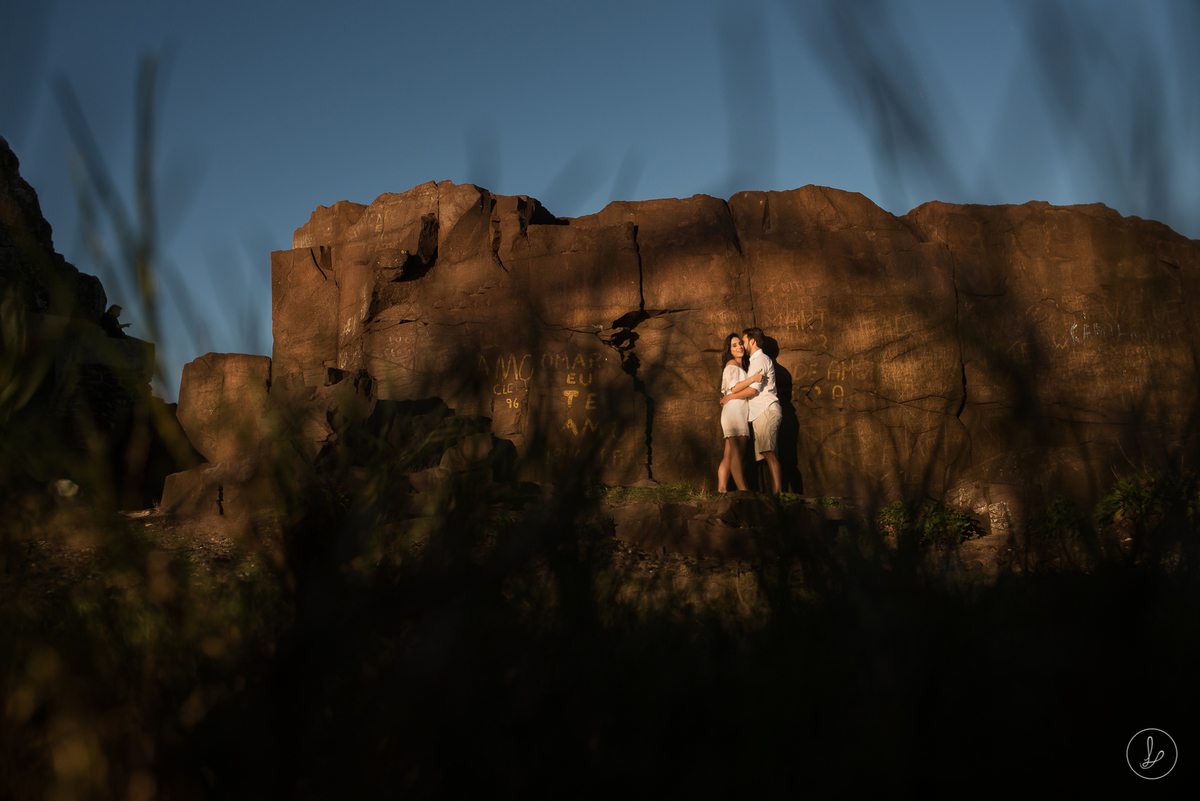ensaio de casal na praia, fotos de casal na praia, pré casamento em Torres, fotos no por do sol