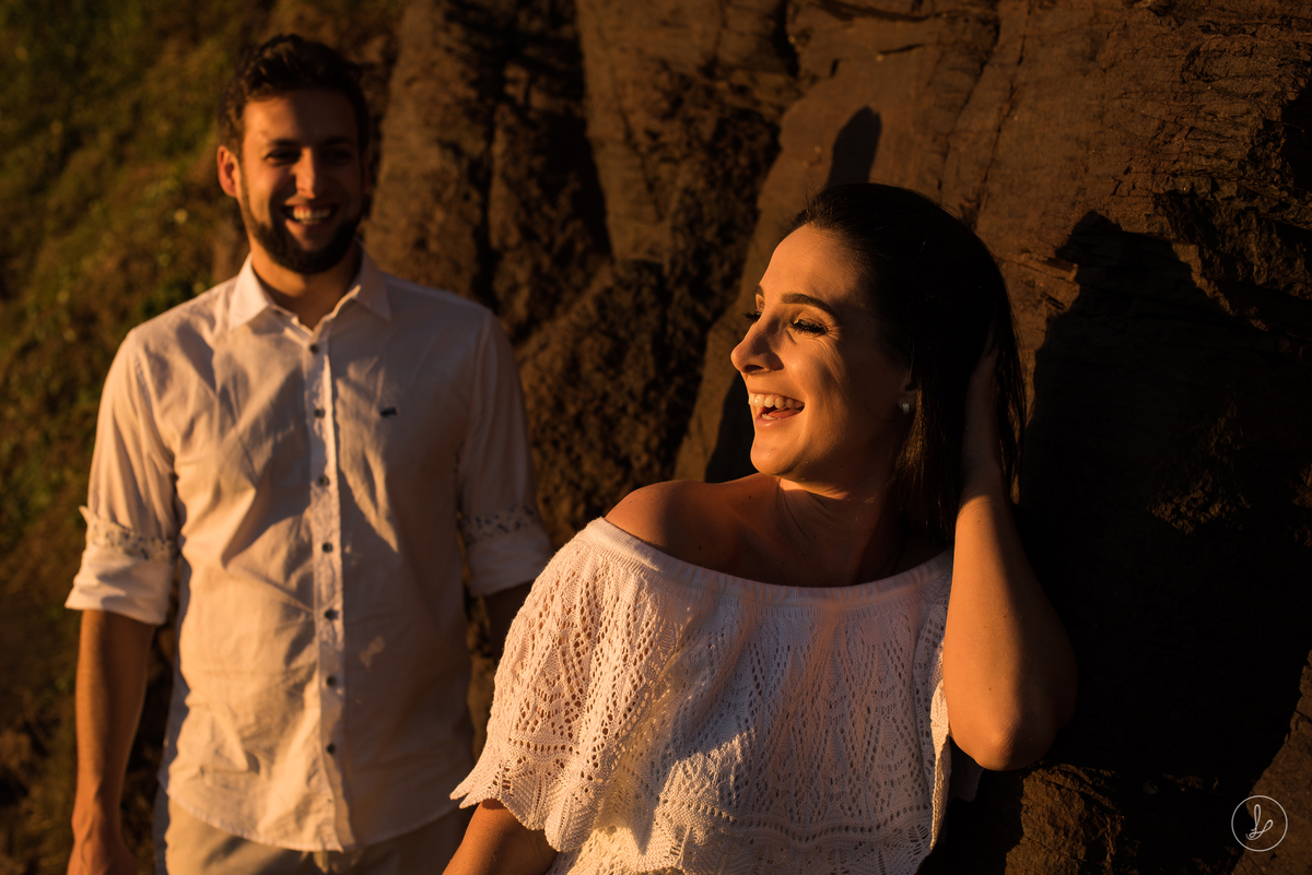 ensaio de casal na praia, fotos de casal na praia, pré casamento em Torres, fotos no por do sol