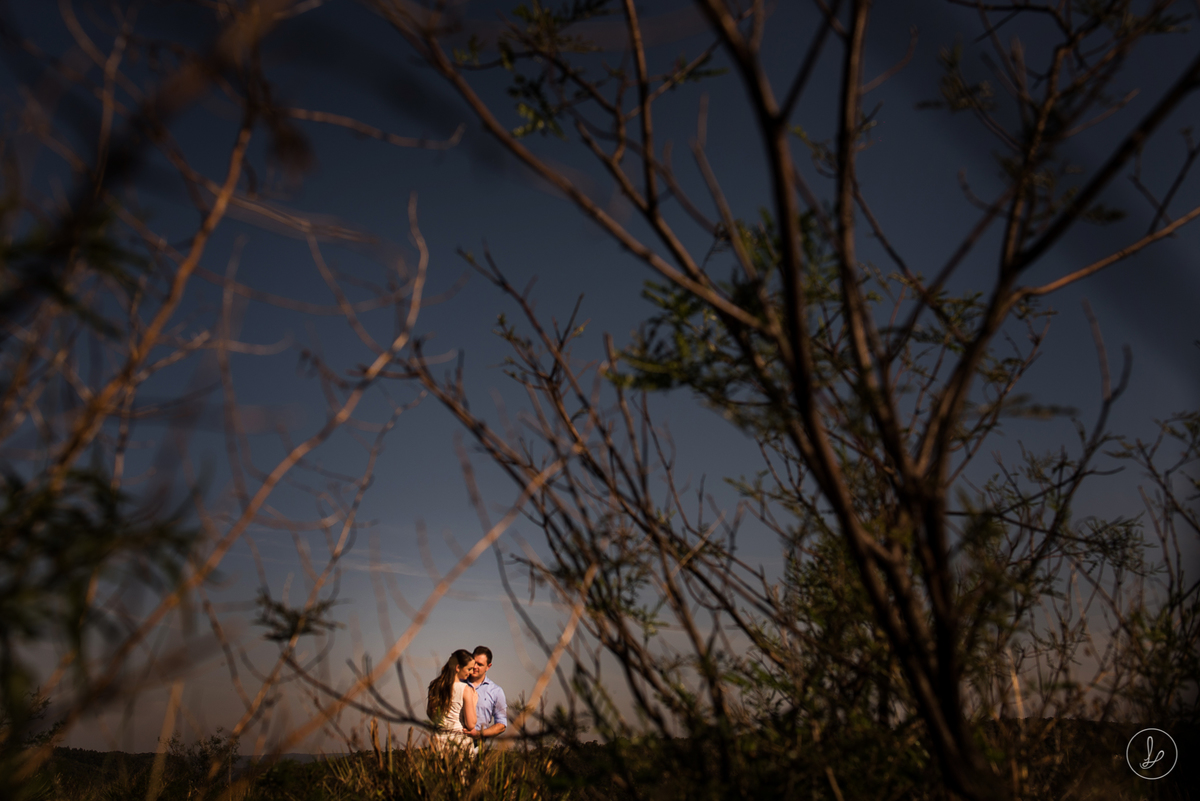 ensaio pré casamento no campo, fotos na serra gaúcha, fotógrafo de casamento caxias do sul, ensaio de casal na fazenda
