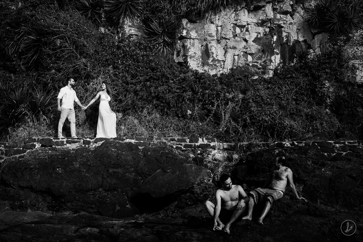 ensaio em torres, fotos de casal na praia, ensaio pré casamento na praia, fotos no litoral, fotos com mar, pré wedding, fotos no litoral gaúcho