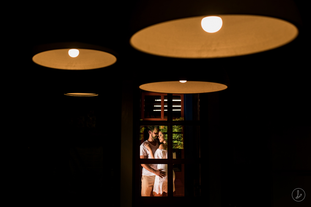 ensaio de casal no campo, fotos na serra gaúcha, ensaio de casal, fotógrafo na serra gaúcha, fotógrafo em caxias do sul, fotos de casal na natureza, ensaio pré wedding, pré casamento no campo, ipê, segredo