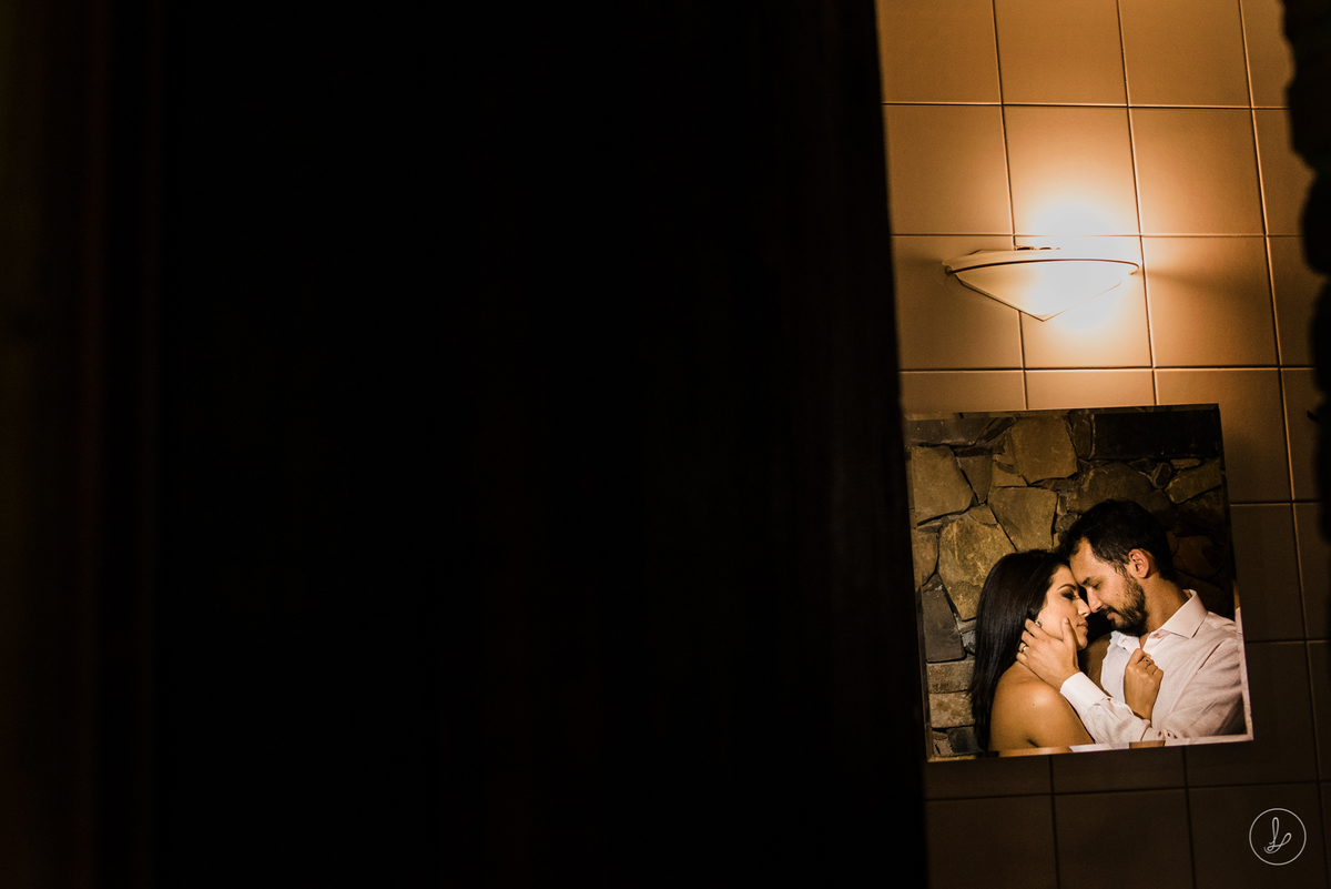 ensaio de casal no campo, fotos na serra gaúcha, ensaio de casal, fotógrafo na serra gaúcha, fotógrafo em caxias do sul, fotos de casal na natureza, ensaio pré wedding, pré casamento no campo, ipê, segredo