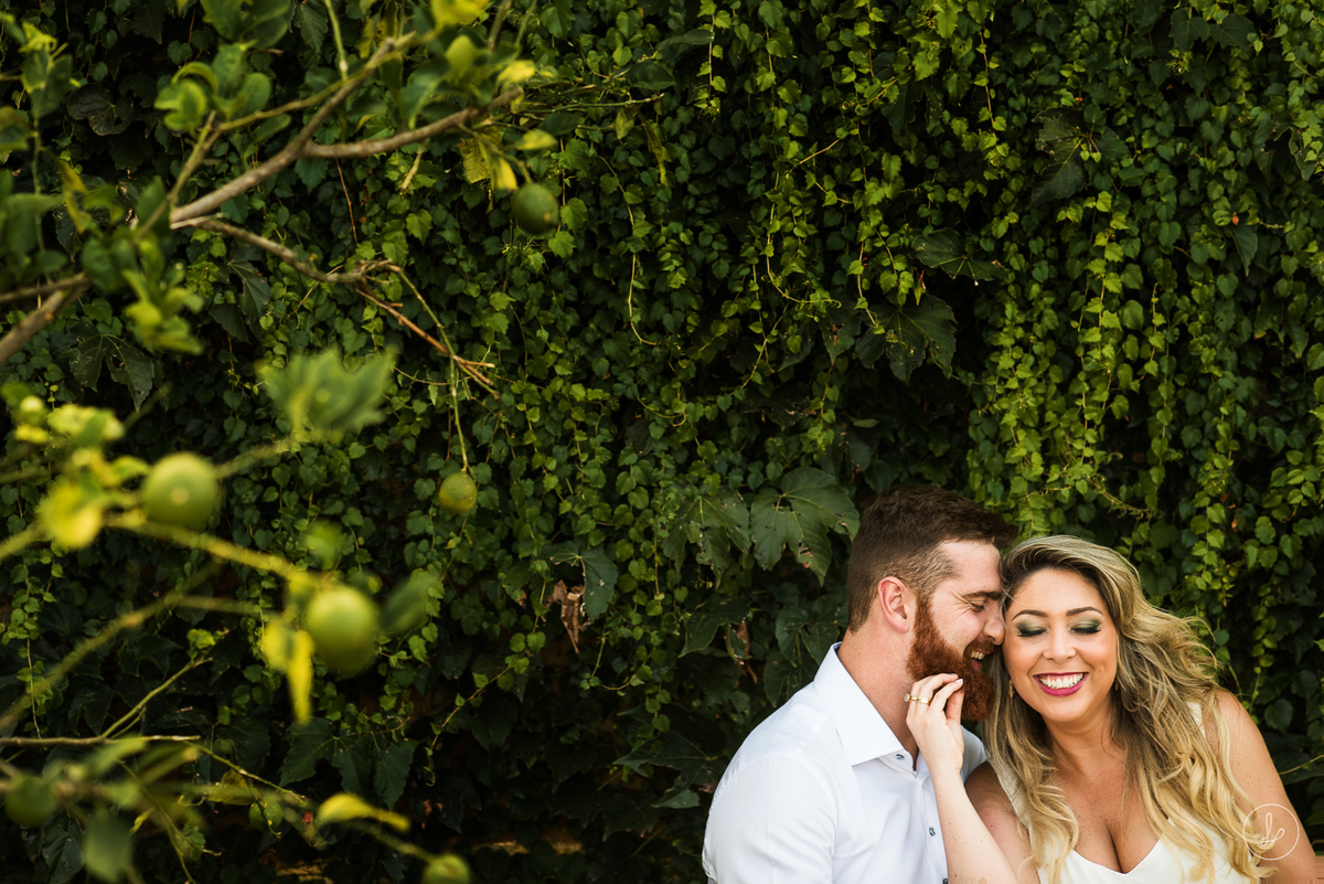 ensaioemsantoantonio,ensaioprecasamento,ensaionoRS,fotosdecasais,fotosdecasaiscomcachorro,fotosespontaneas,fotosdecasaisnanatureza