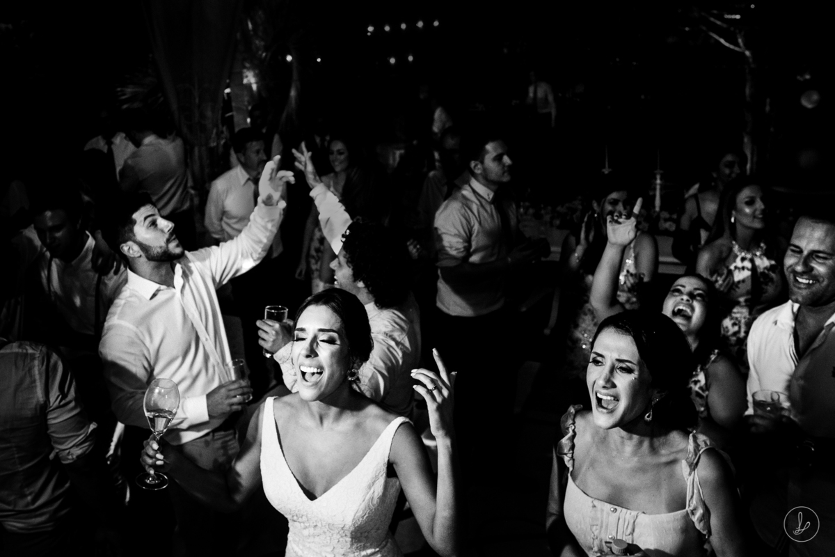 casamentonocampo,casamentonaserragaúcha,casamentoexterno,casamentodedia,fotosdecasamento,fotosespontaneasdecasamento,sãofranciscodepaula,casamentonafazenda,vanessacarra,pronovias