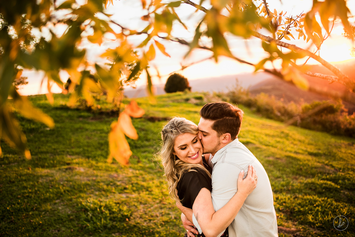 ensaionaserragaucha,fotosemvinicola,pordosol,ensaioprecasamento,prewedding,fotosnopordosol,fotosdecasais,saomarcos,montesantanavinhos,precasamento